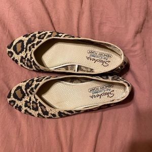 Sketchers knit flats